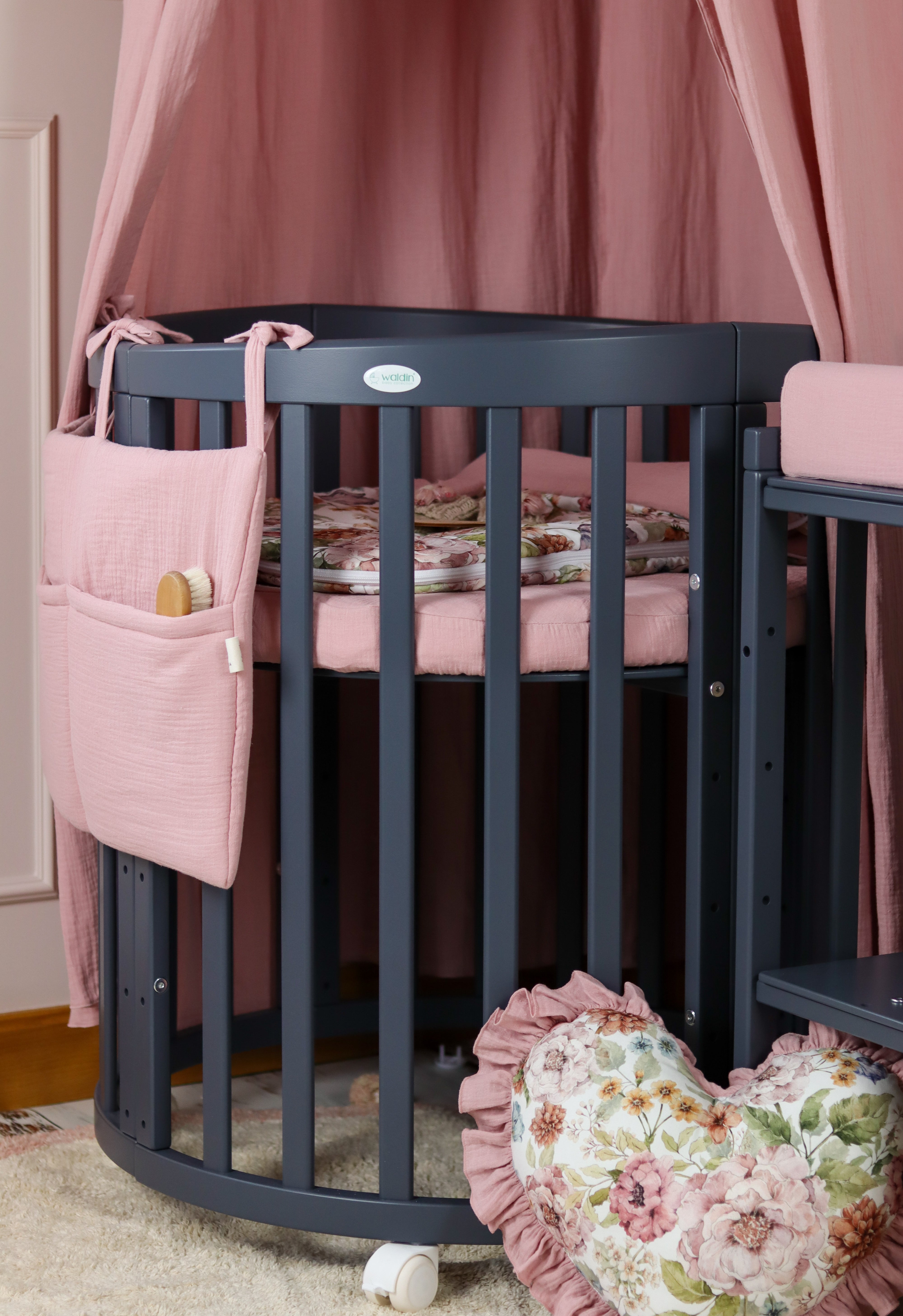 7in1 Babybett Oval Graffiti Bundle – inkl. Matratze