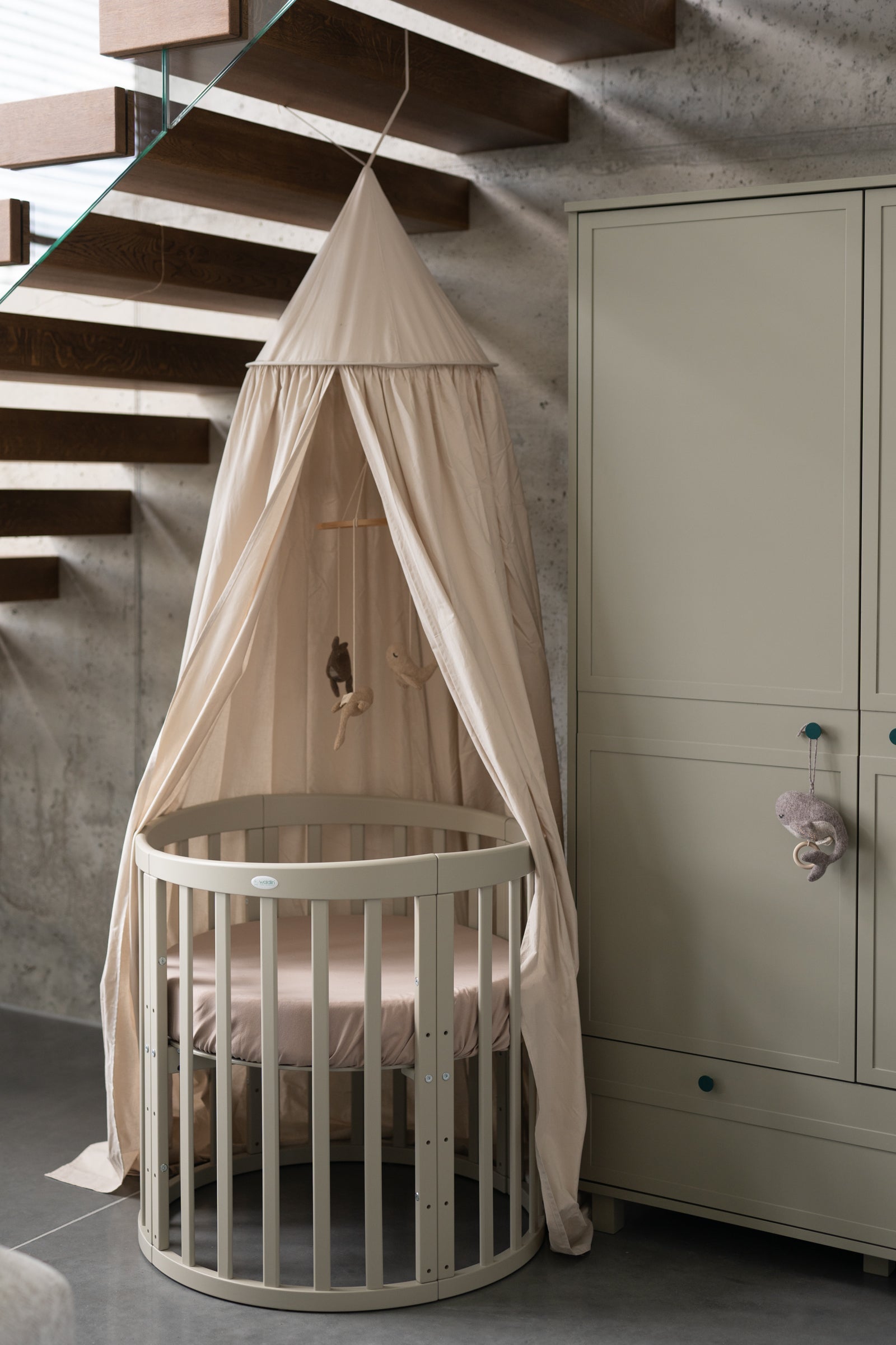 7in1 Babybett Oval Khaki – inkl. Matratzen, Bettwäsche, Betthimmel