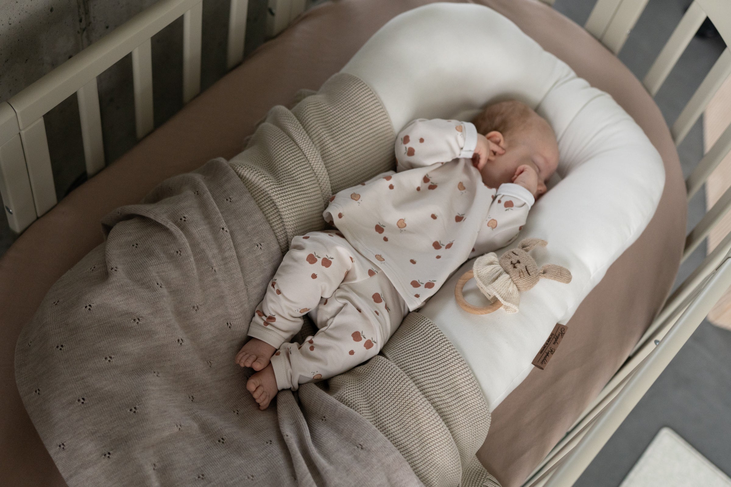 7in1 Babybett Oval Khaki – inkl. Matratzen, Bettwäsche, Betthimmel