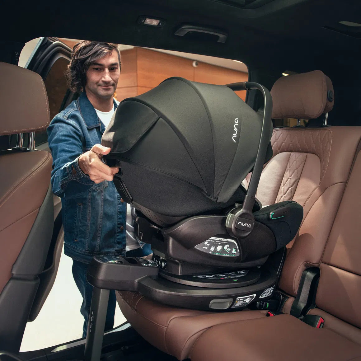 nuna swiv 4in1 caviar
