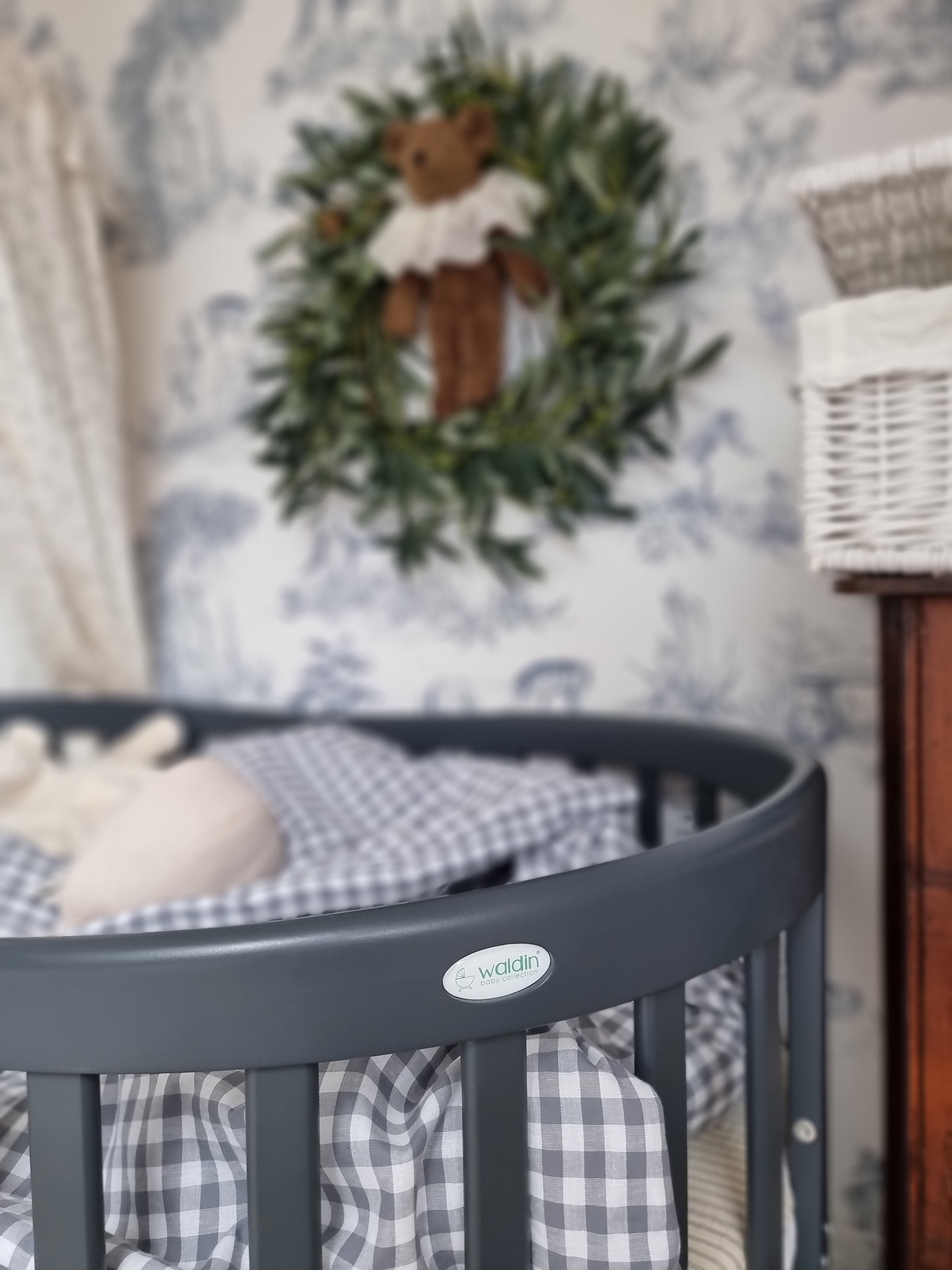 7in1 Babybett Oval Graffiti Bundle – inkl. Matratze