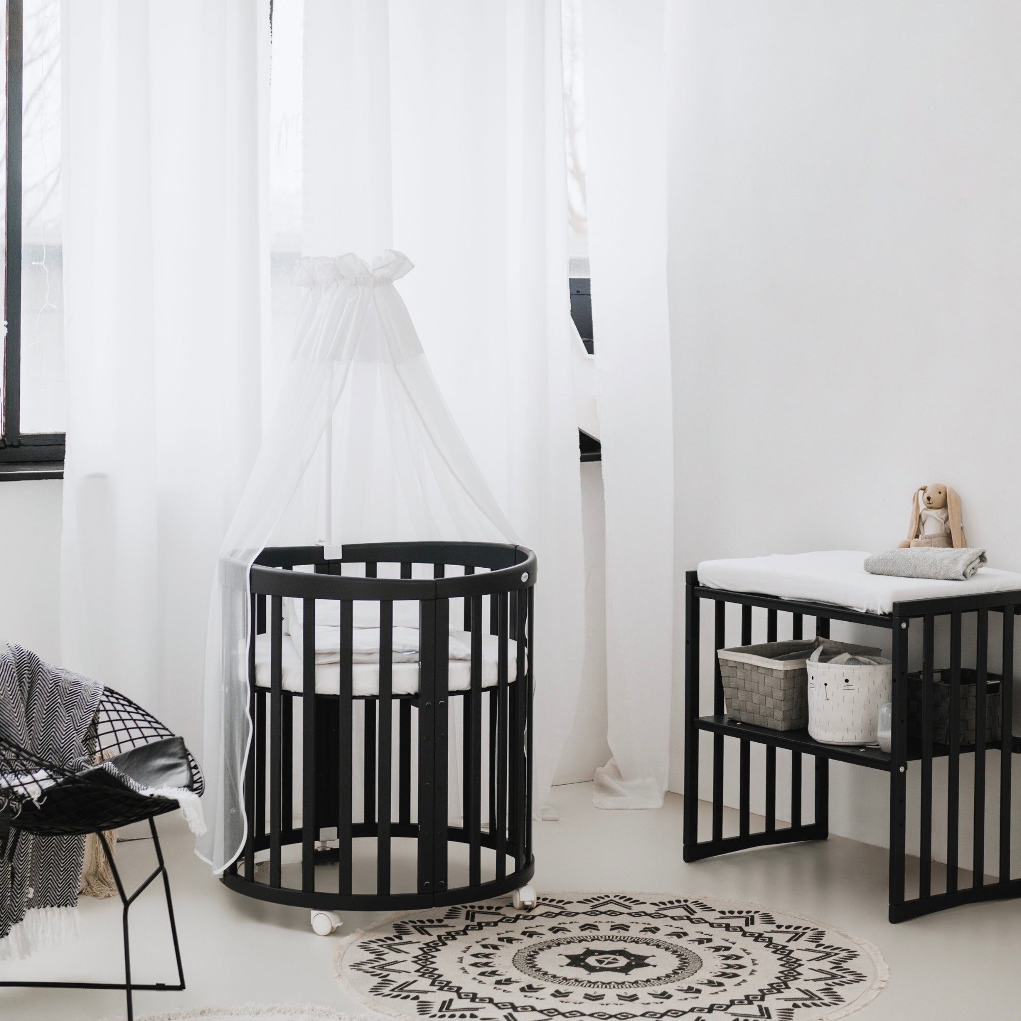 7in1 Babybett Oval Graffiti Bundle – inkl. Matratze