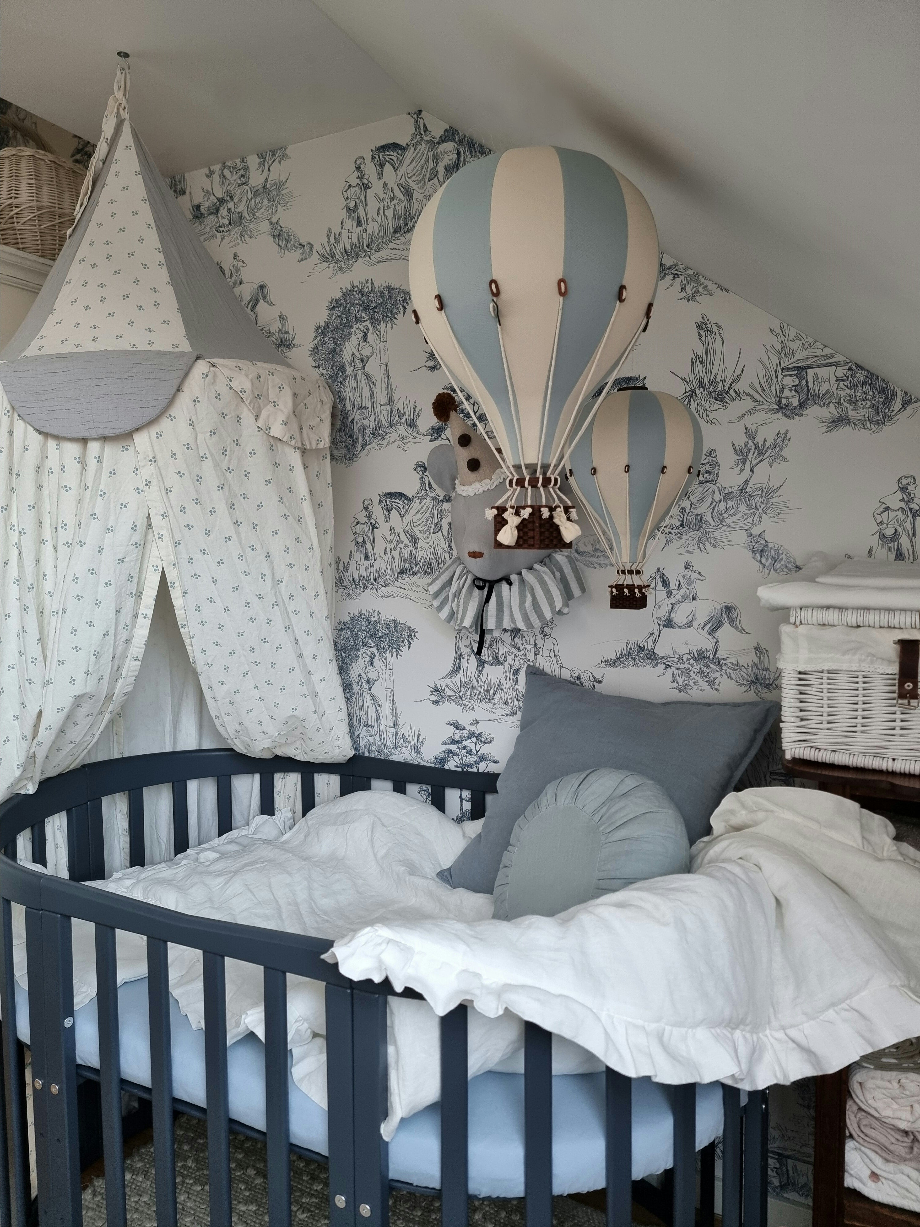 7in1 Babybett Oval Graffiti Bundle – inkl. Matratze