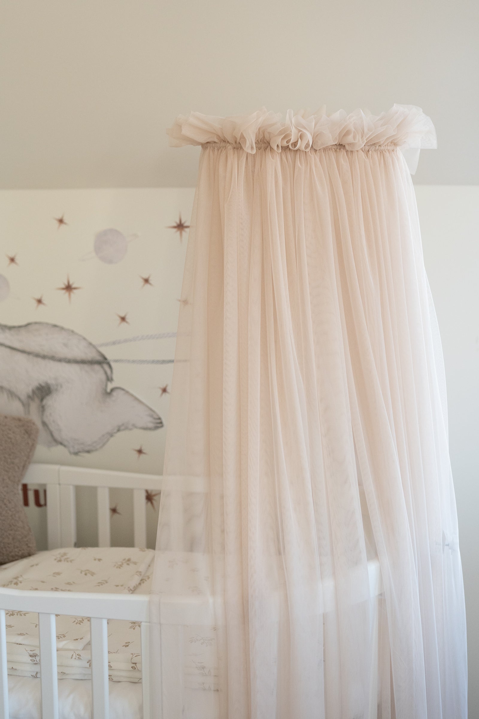 Baldachin aus Tüll in Beige + Baldachin-Gestell
