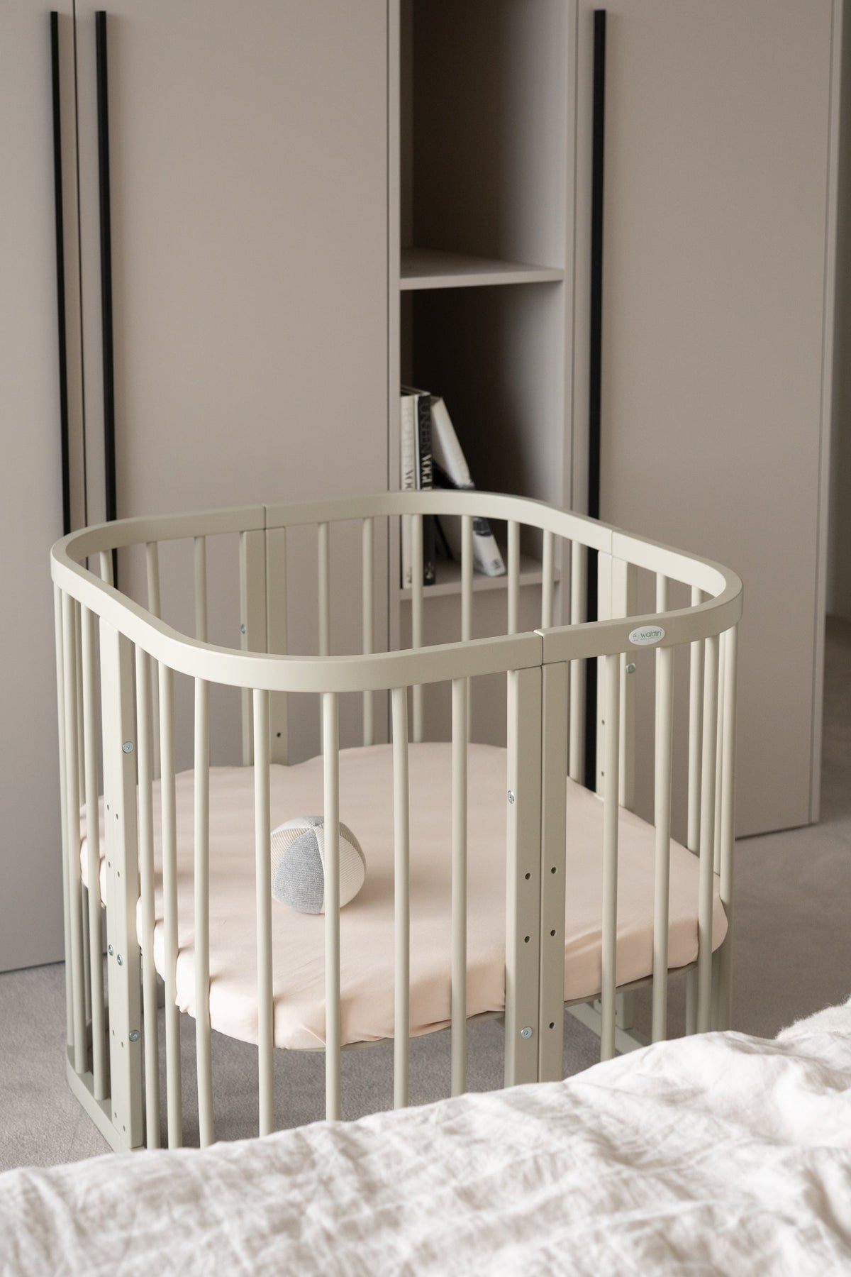 Lit Bébé 7en1 Quadi Olive – incluant Matelas