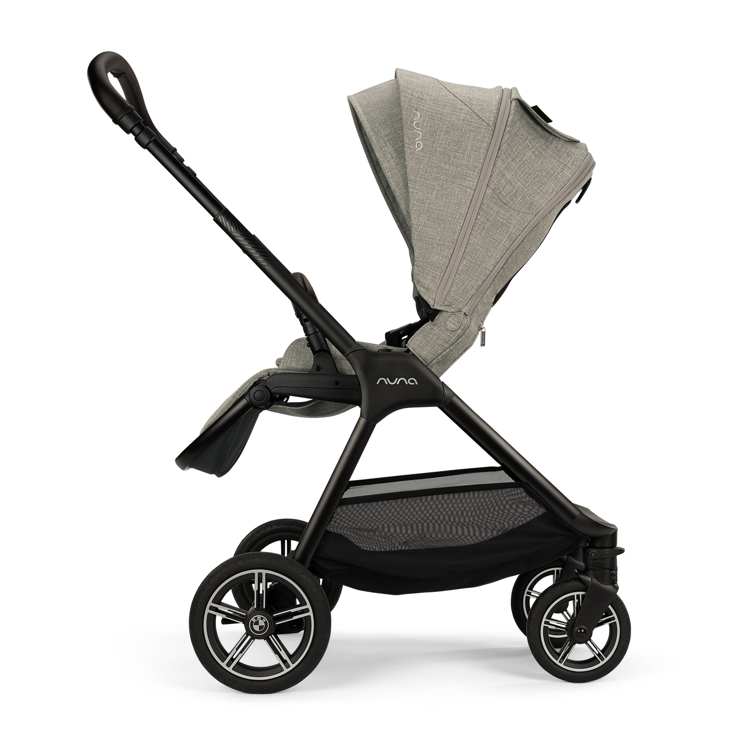 Nuna triv™ next bmw kollektion 4in1 Bundle inkl Arra Flex & Base Curv 360°