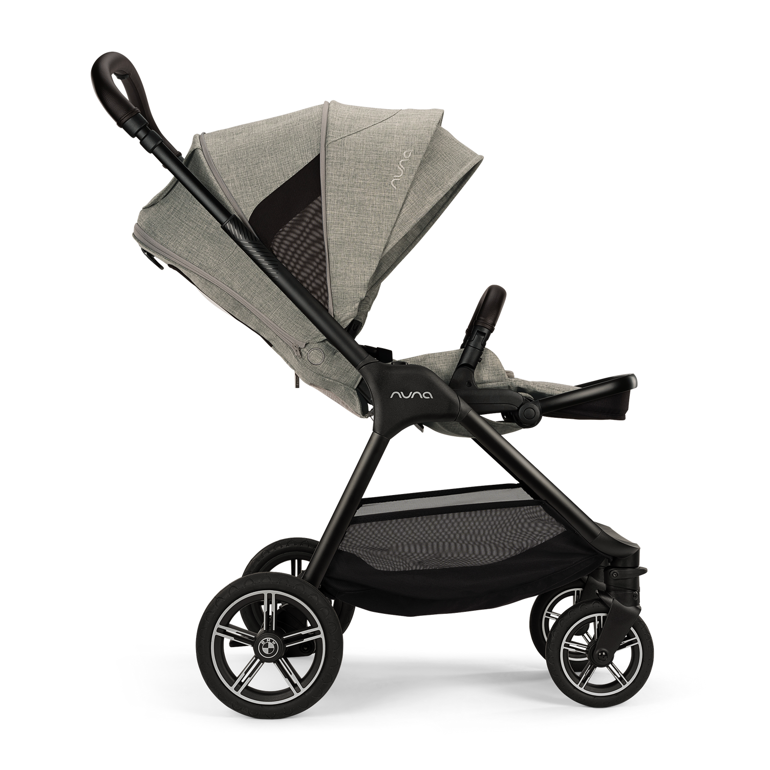 Nuna triv™ next bmw kollektion 4in1 Bundle inkl Arra Flex & Base Curv 360°