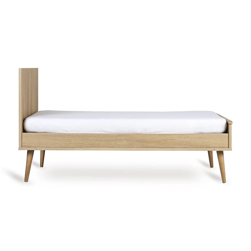 Quax Baby- und Kinderbett 70 x 140 'Flow' Honey Ash