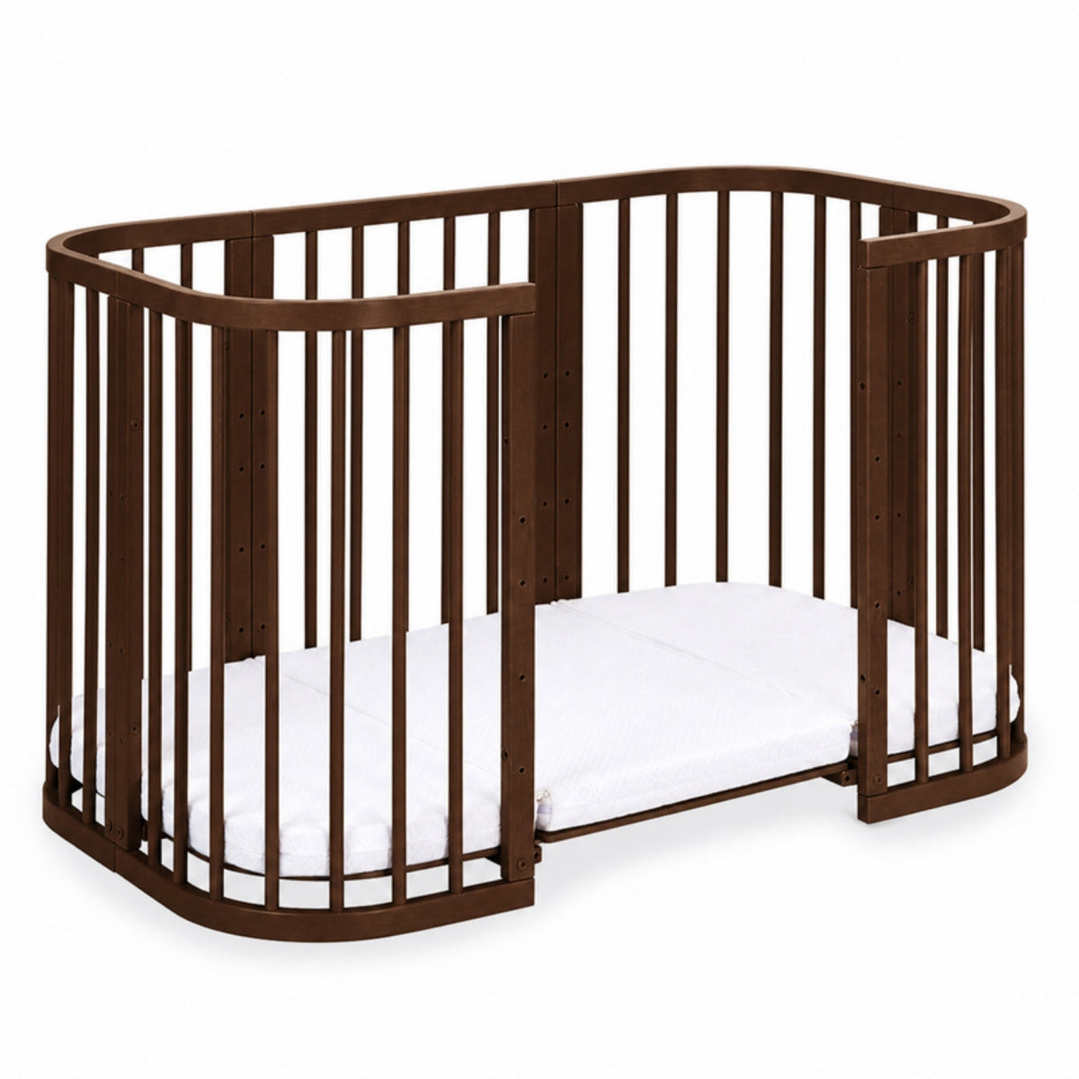 Quadi 7in1 Babybett Walnut als Bodenbett mit Einstieg