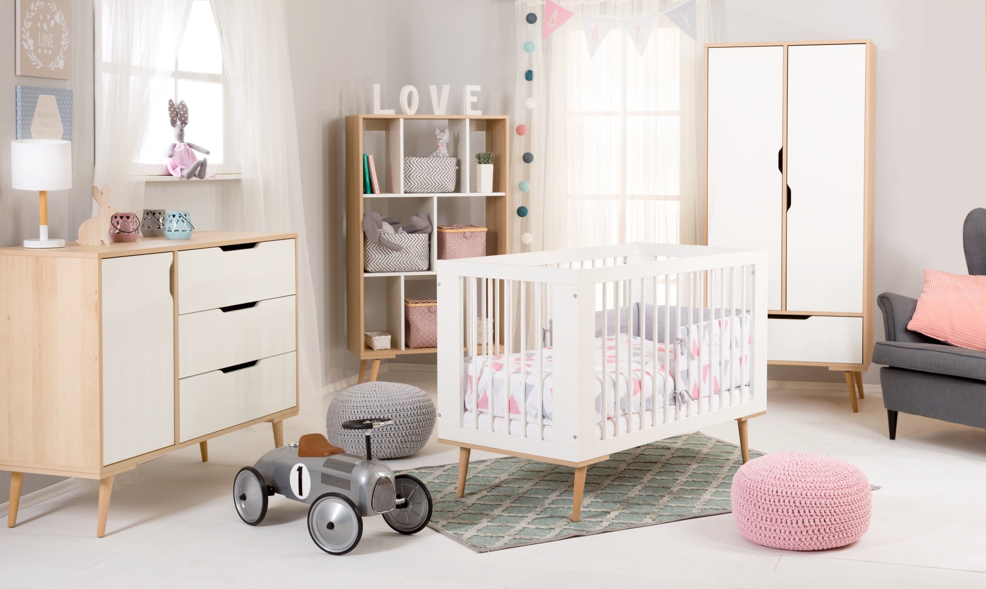 SOFIE 3-TEILIGES BABYZIMMER INKL. MATRATZE, BETTWÄSCHESET UND WICKELKISSEN