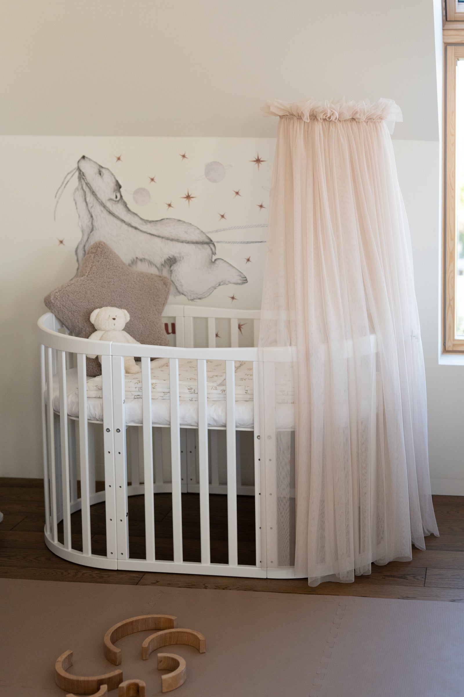 Baldachin aus Tüll in Beige + Baldachin-Gestell