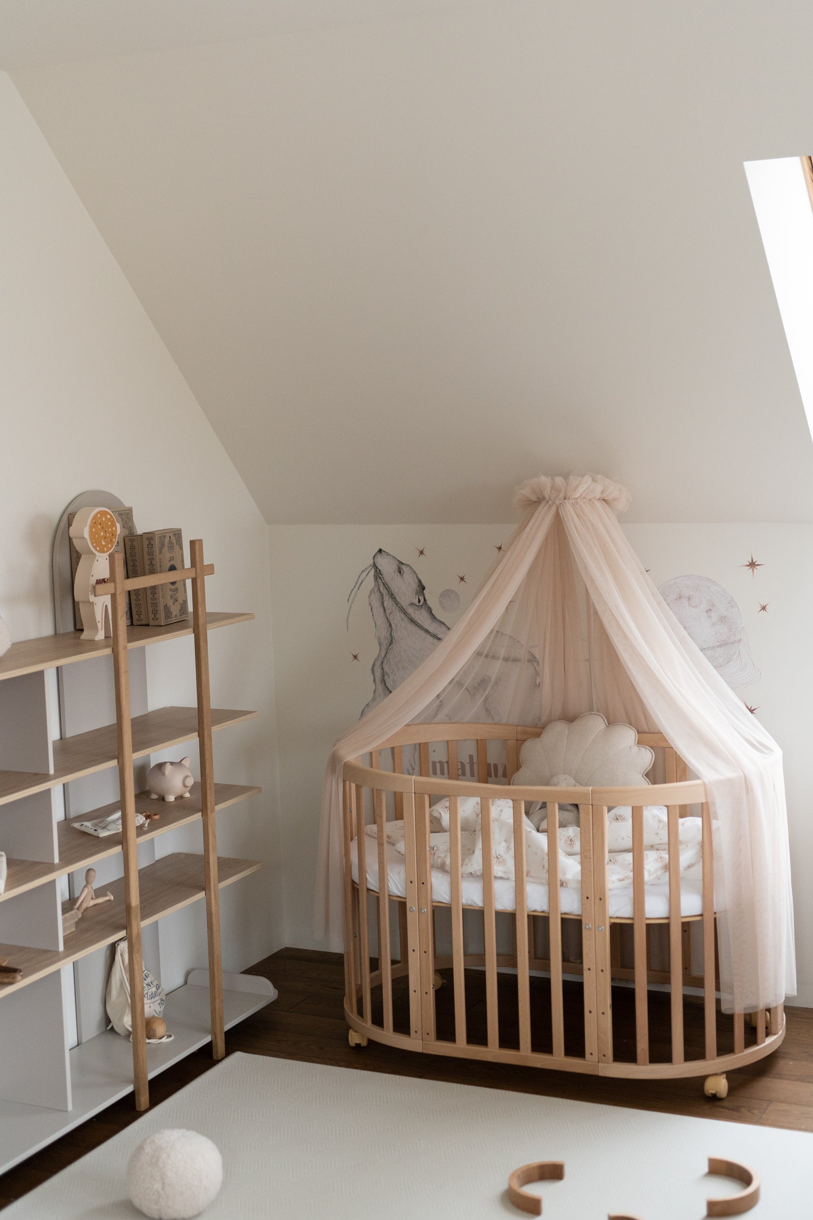 Baldachin aus Tüll in Beige + Baldachin-Gestell