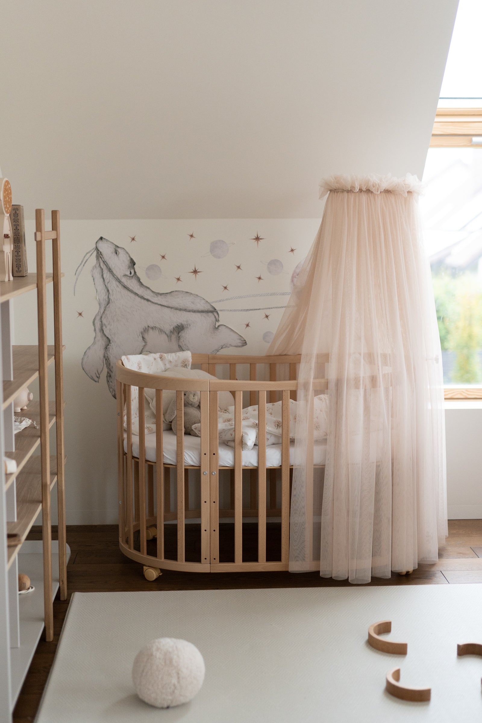 Baldachin aus Tüll in Beige + Baldachin-Gestell