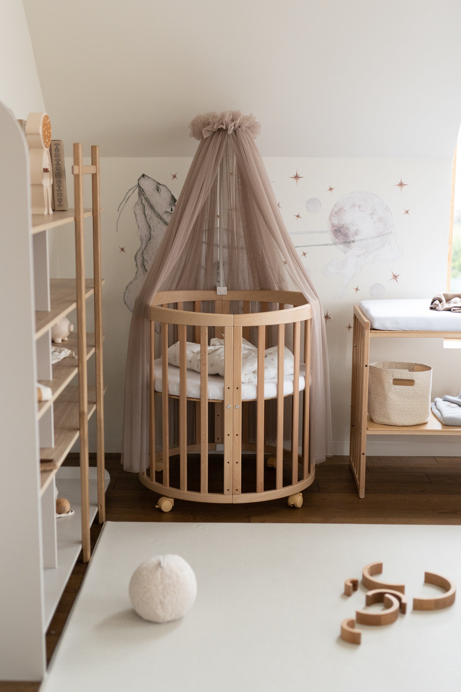 Baldachin aus Tüll in Taupe + Baldachin-Gestell