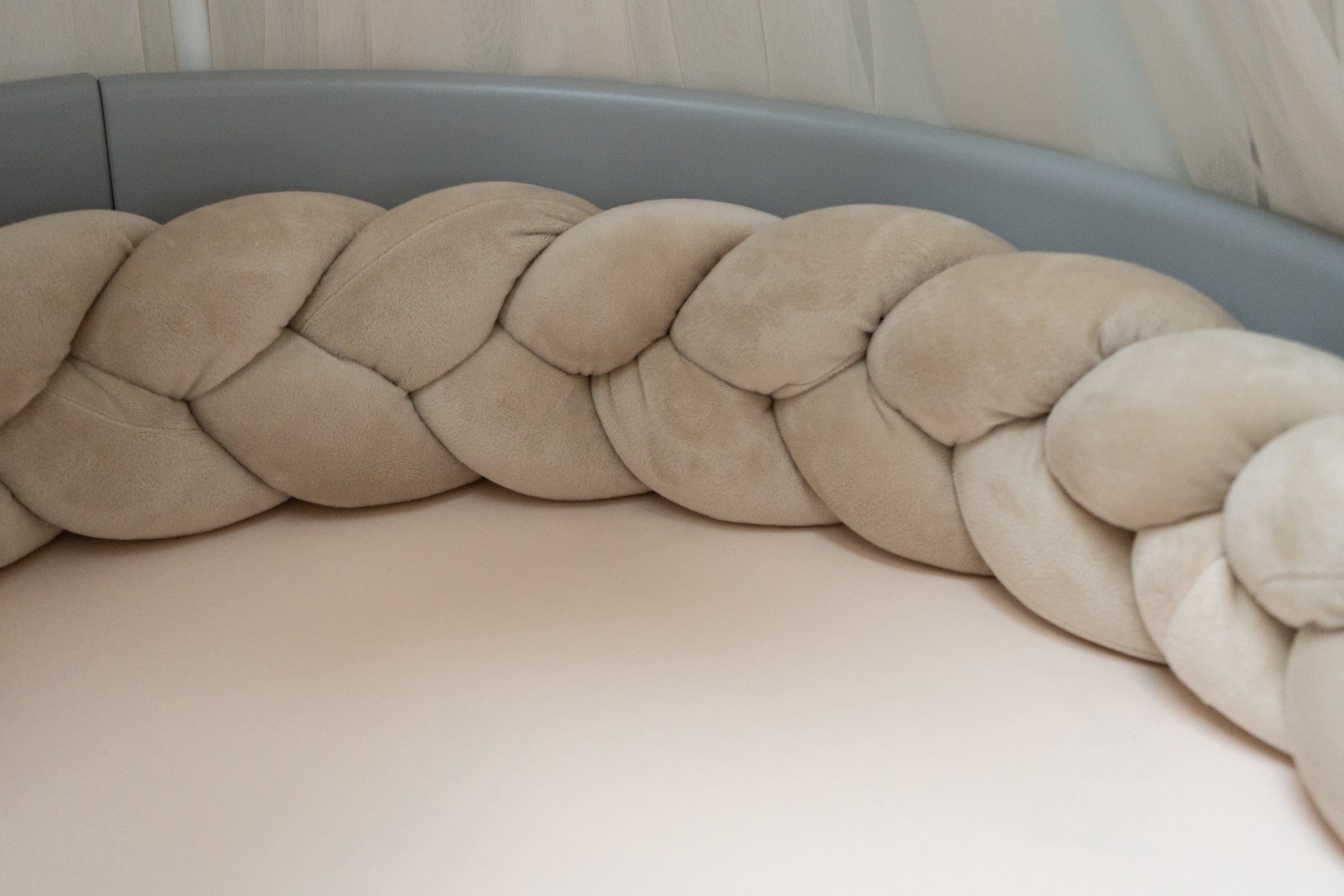 Beige Bettschlange 210 cm Velours