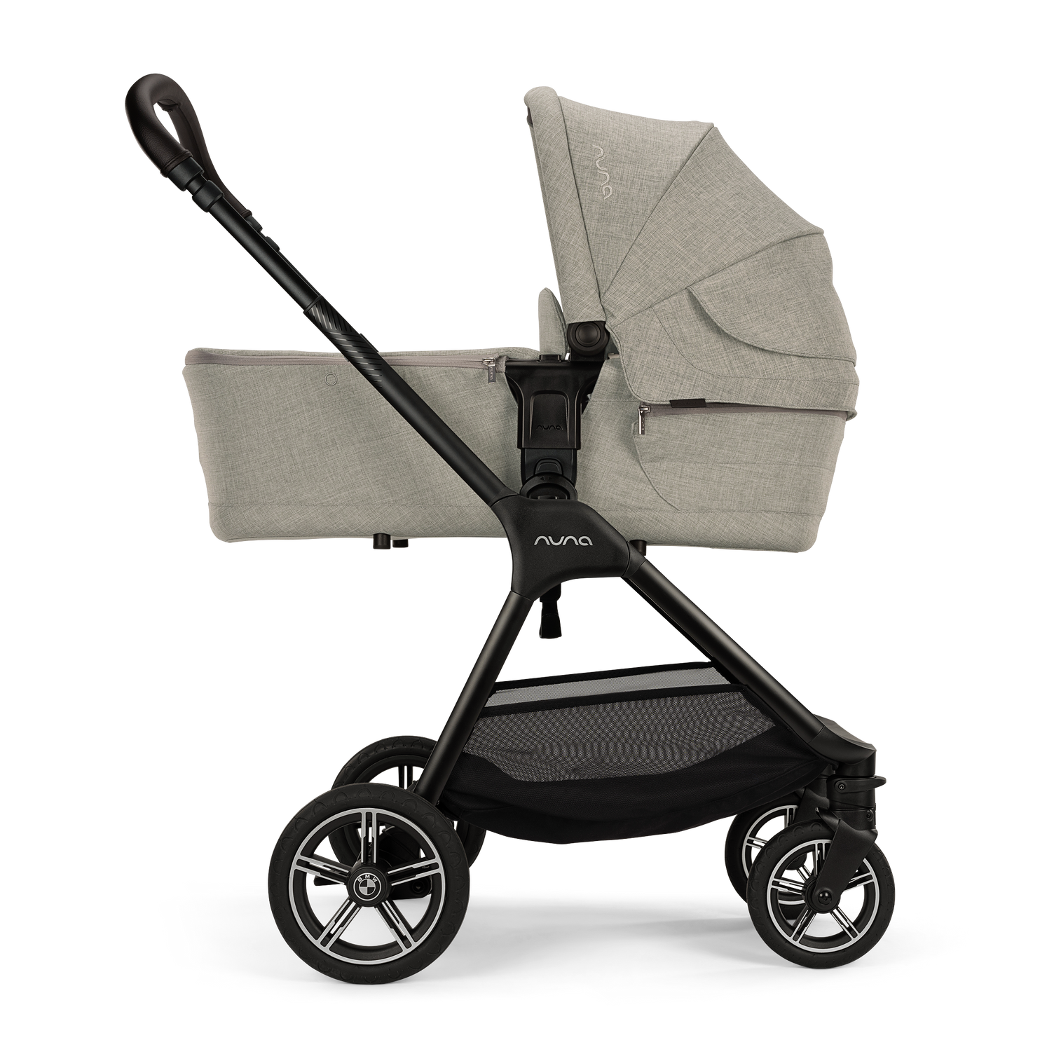 Nuna triv™ next bmw kollektion 4in1 Bundle inkl Arra Flex & Base Curv 360°