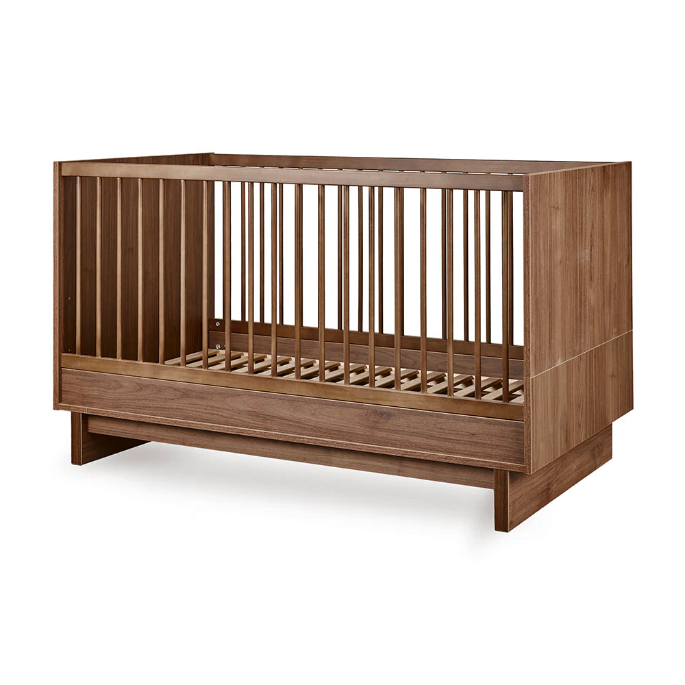 Quax Babybett- und Kinderbett 70 x 140 'Kyo' Walnut