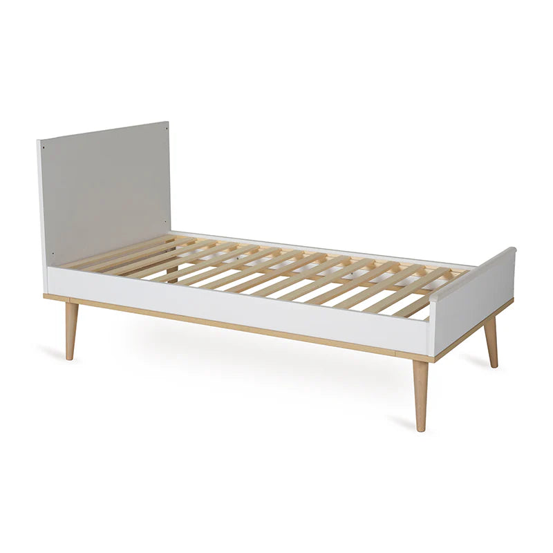 Quax Baby- und Kinderbett 70 x 140 'Flow' White