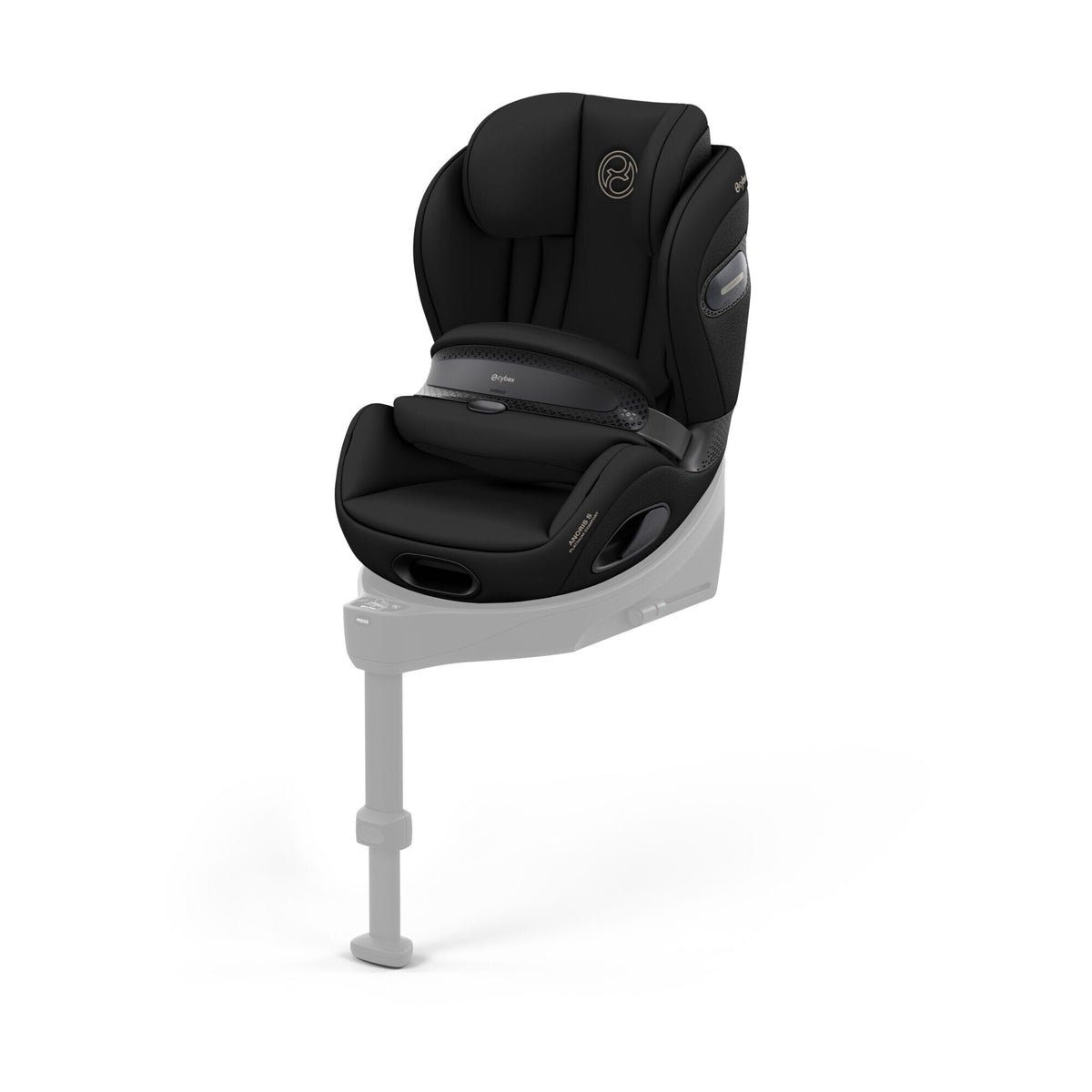 CYBEX Anoris S Airbag Comfort Sepia Black – Ansicht schräg von vorne auf der Base S (Basis separat erhältlich)