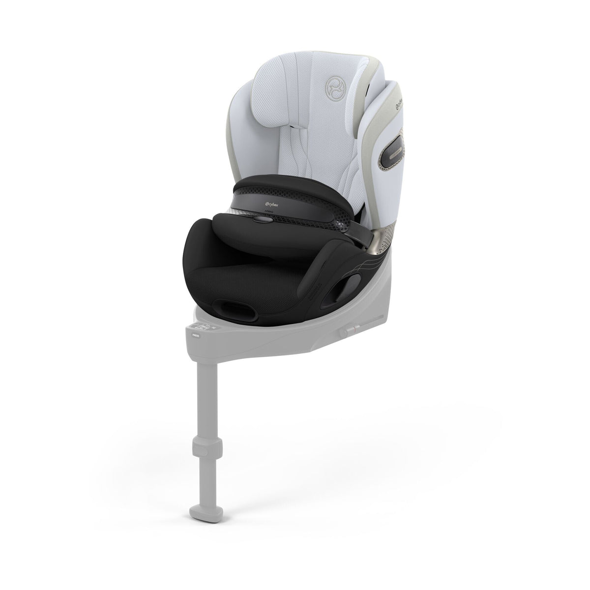 CYBEX Anoris S Airbag Style Misty Grey – Ansicht schräg von vorne auf der Base S (Basis separat erhältlich)