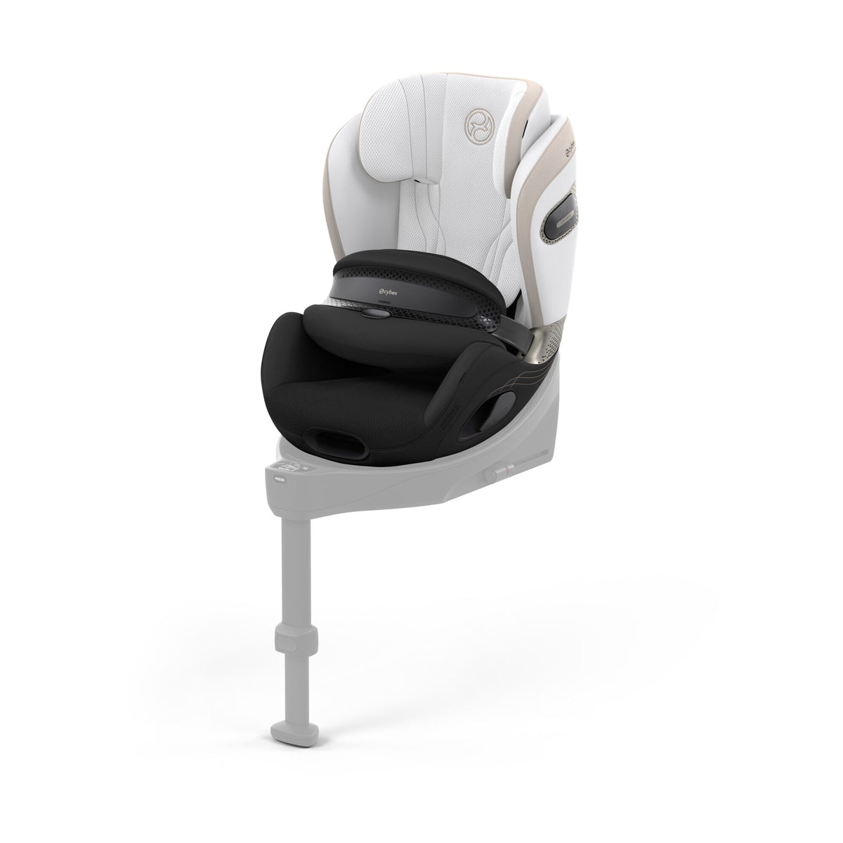 CYBEX Anoris S Airbag Style Off White – Ansicht schräg von vorne auf der Base S (Basis separat erhältlich)