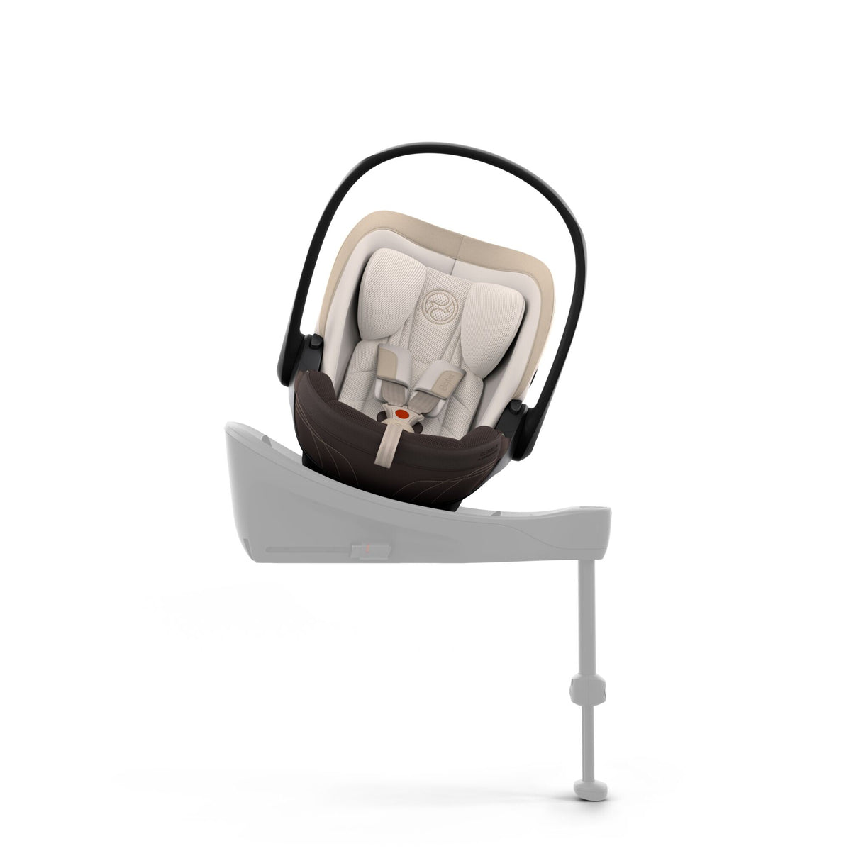 CYBEX Cloud S i-Size Style Amber Brown – auf der Base S zur Autotür gedreht