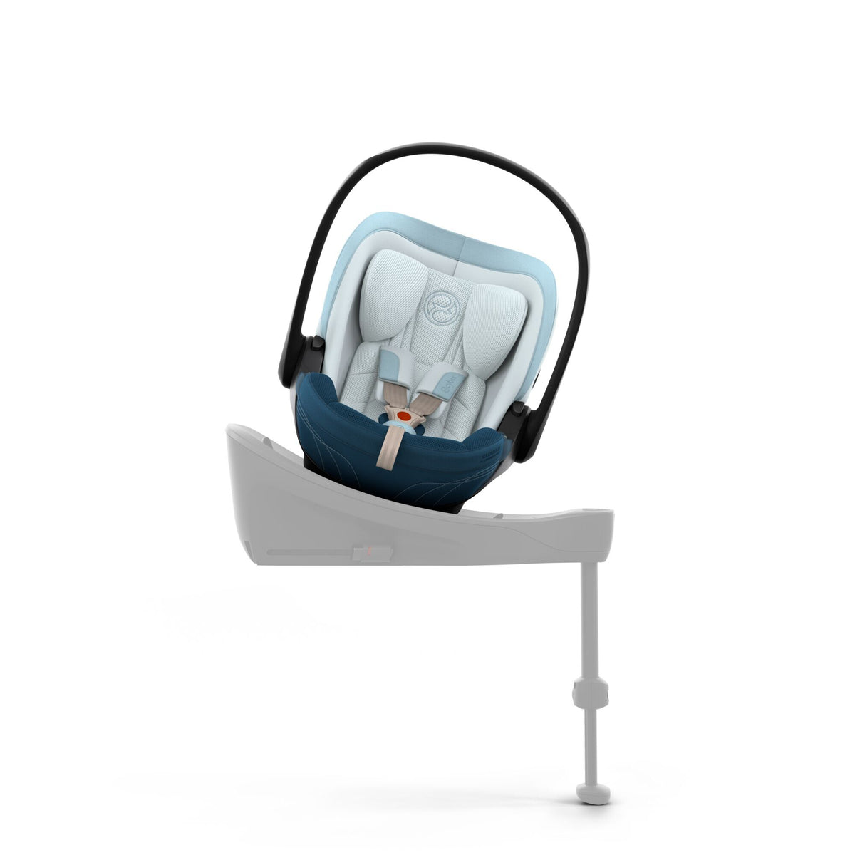 CYBEX Cloud S i-Size Style Opal Blue – auf der Base S zur Autotür gedreht