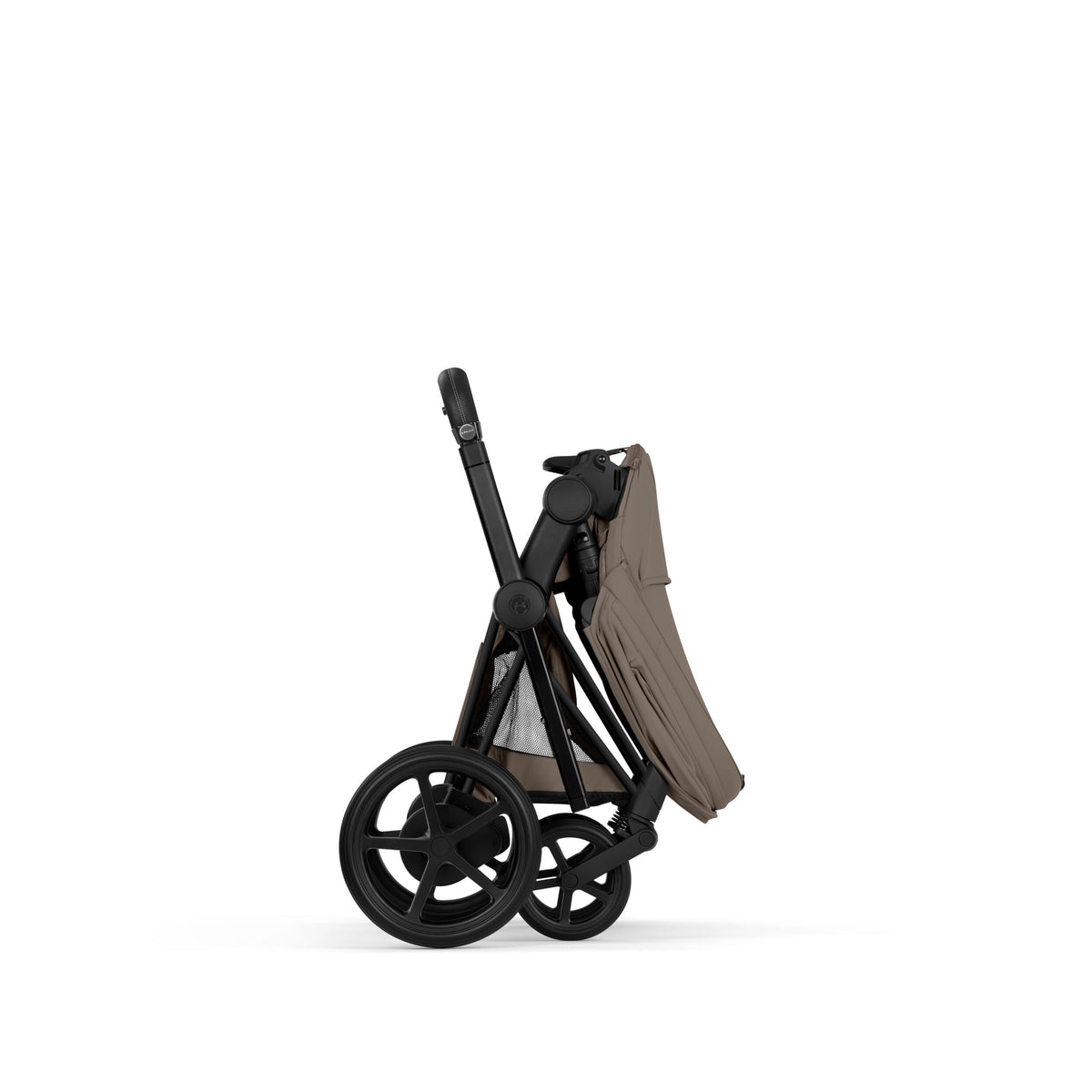 CYBEX e-Priam Comfort Matt Black Coconut Brown – mit Babywanne auf dem Rahmen gefaltet