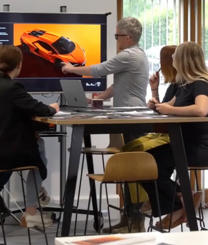 Präsentation des Lamborghini Designs im Silver Cross Team